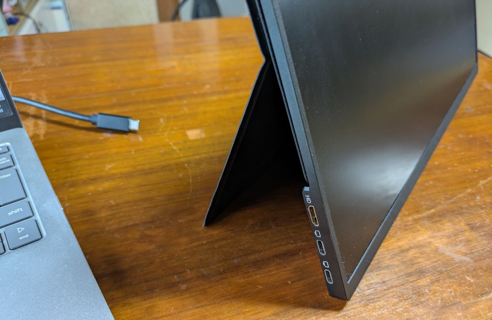 モバイルモニターのスタンド